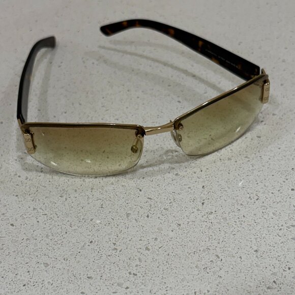 These are Vintage Gucci GG 1799/S Sunglasses main image 9